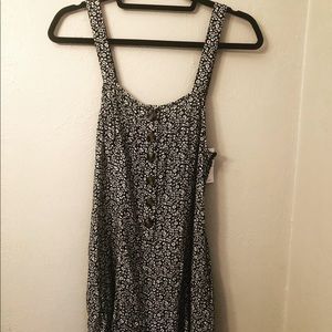 AE black/white floral romper NWT Size S